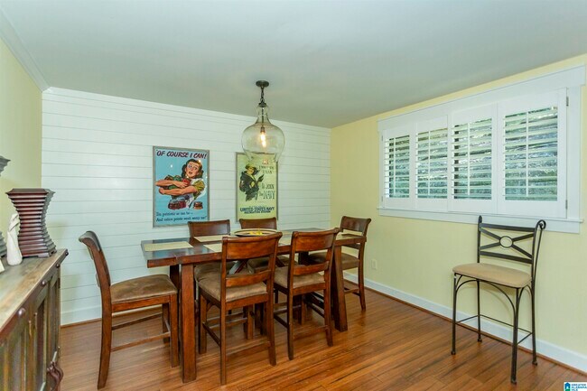 Building Photo - 327 Heath Dr