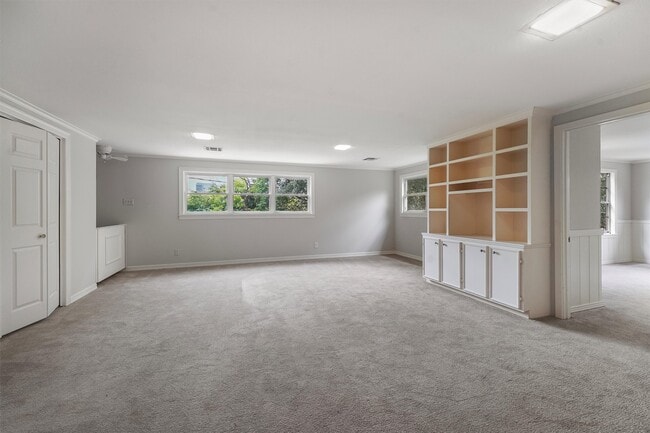 Building Photo - 3126 Wroxton Rd