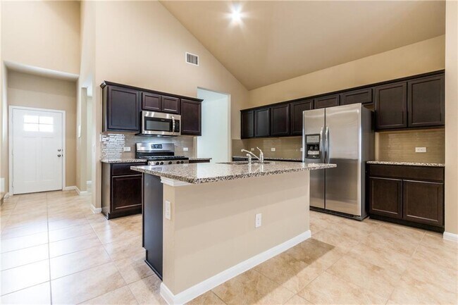 Building Photo - 6608 San Isidro Dr