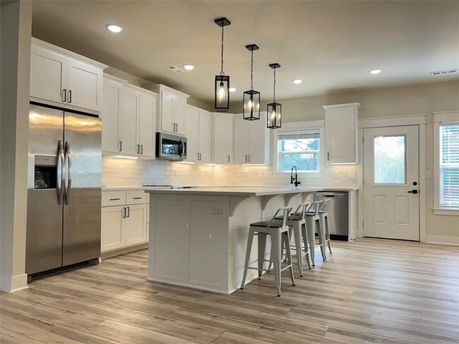 Building Photo - 27 Shropshire Dr