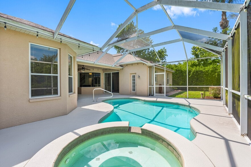 Building Photo - 21107 Bircholm Ct