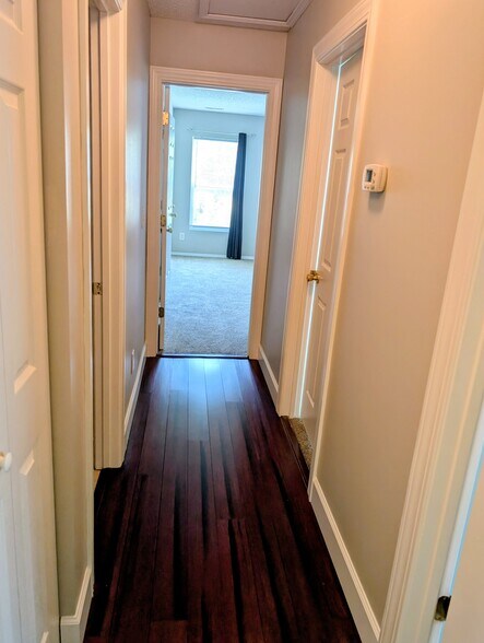 Building Photo - 456 Bellegrove Dr