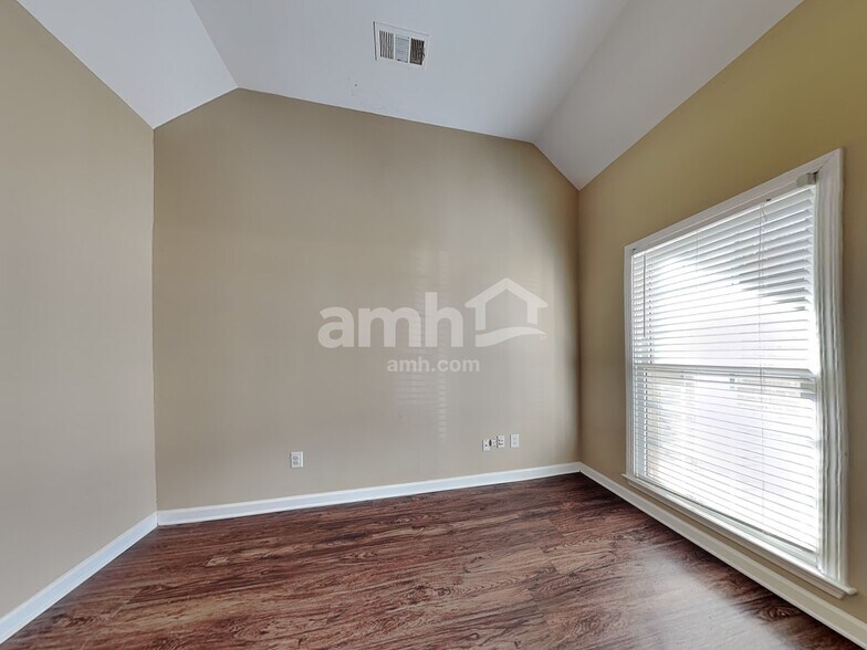 Building Photo - 423 Evans Mill Dr