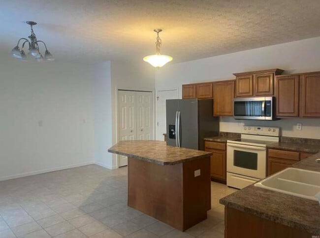 Building Photo - 3160 Trego Ct