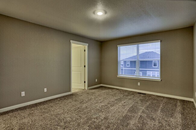 Building Photo - 4 Bedroom home in Windsor