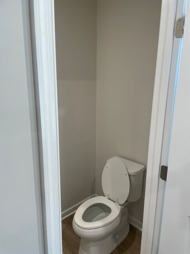 Building Photo - You’ve Got to See This Rental!