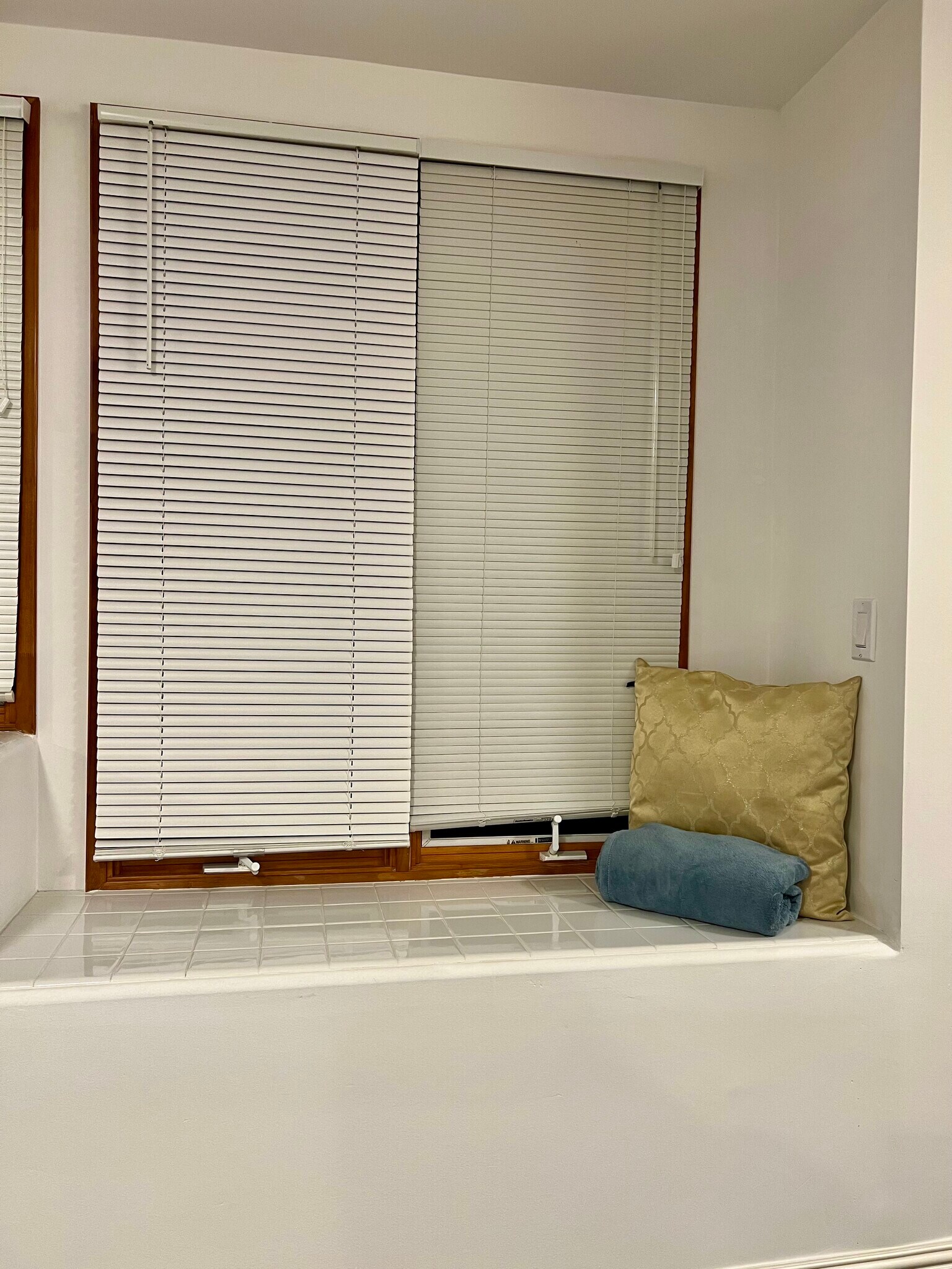 Building Photo - 12 Coach Rd