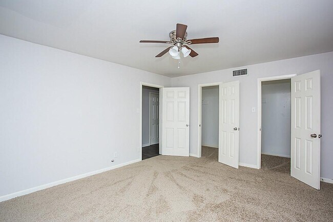 Building Photo - 6407 Nuben St