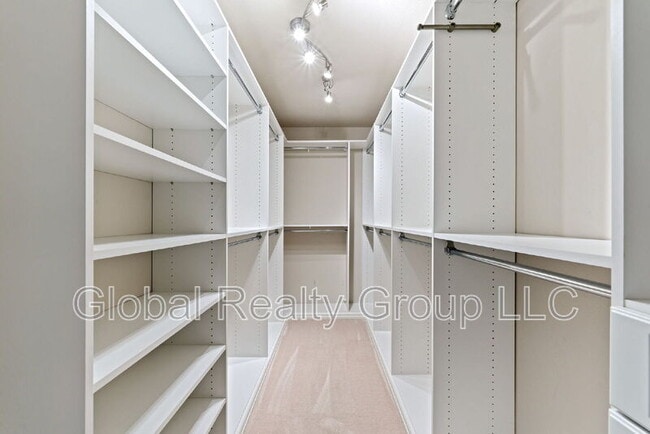 Building Photo - 232 Cinnabar Trail