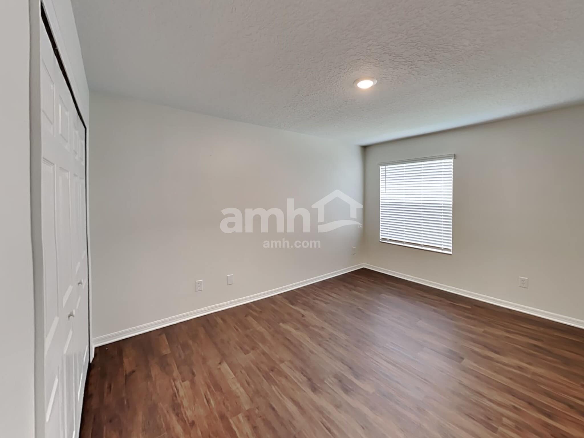 Building Photo - 2300 Treetop Ln