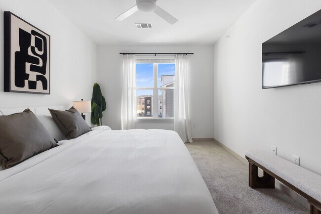 Building Photo - 1301 Leah Ave