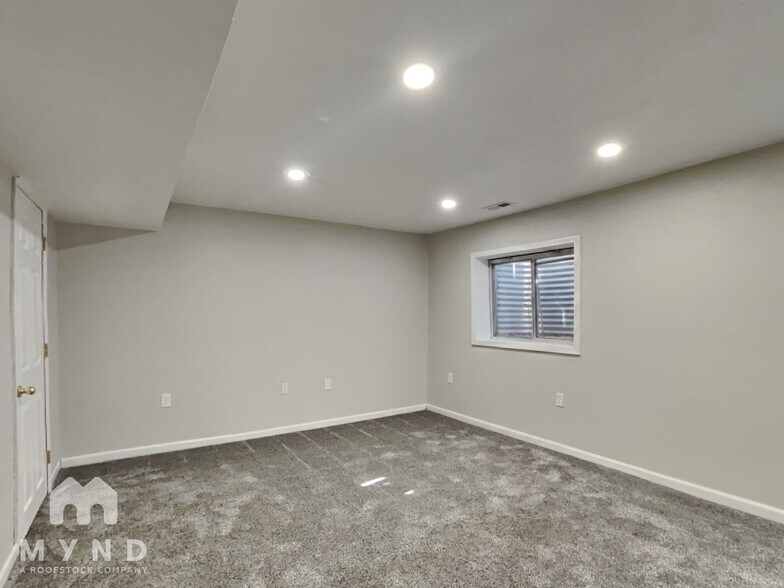 Building Photo - 2136 Bent Tree Ln