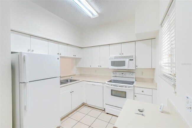 Building Photo - 8380 Bernwood Cove Loop