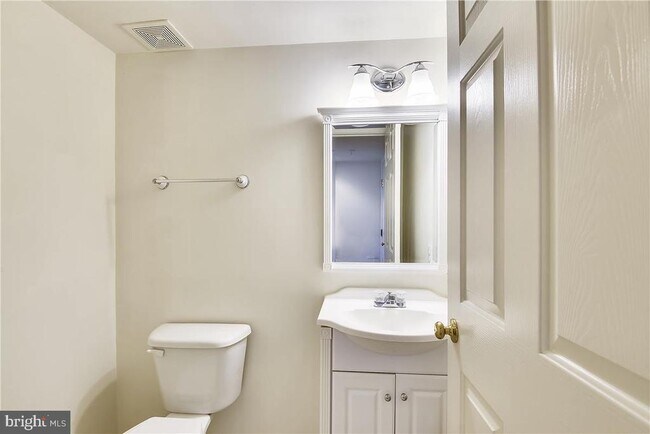 Building Photo - 12923 Benton Park Cir