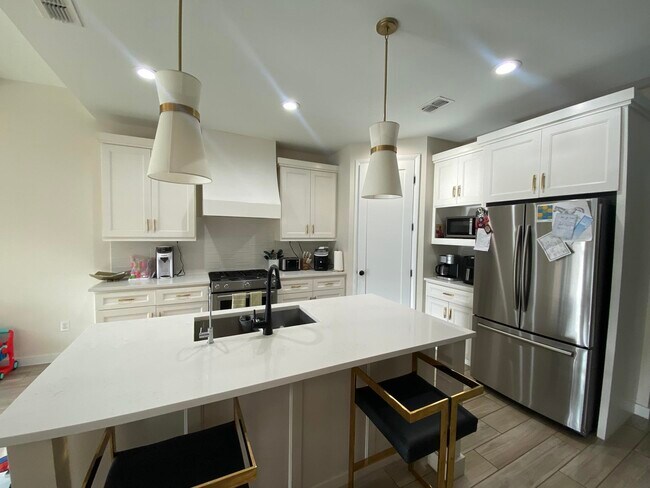 Building Photo - 1232 Sambar Lp