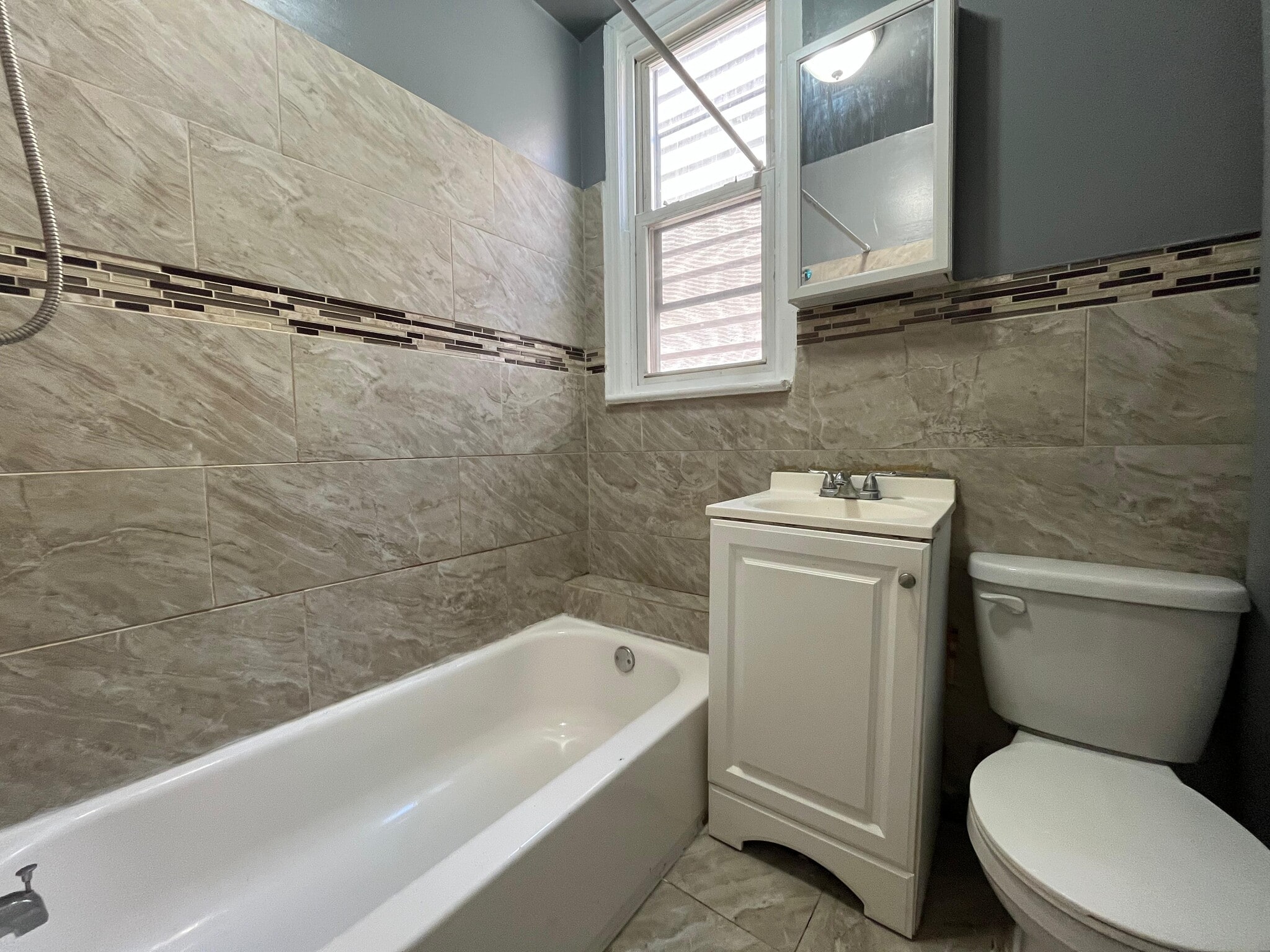 Building Photo - 43 Rutgers Ave