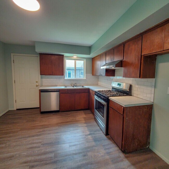 Building Photo - 1117 E Parker St