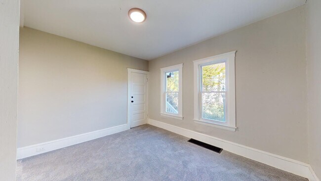 Building Photo - 7408 Dudley Ave