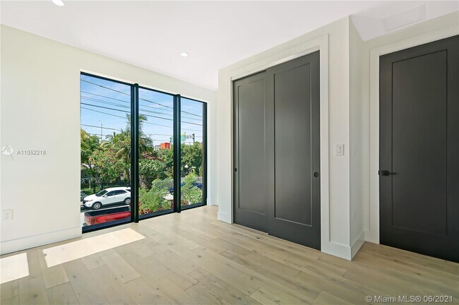 Building Photo - 227 NW 39th St