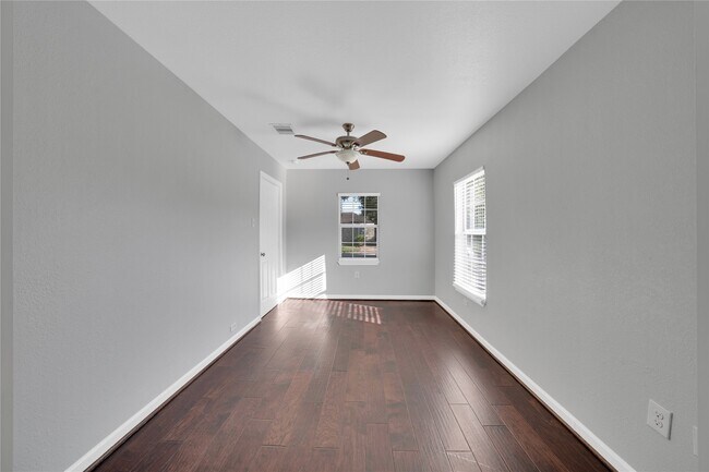 Building Photo - 4907 Marietta Ln
