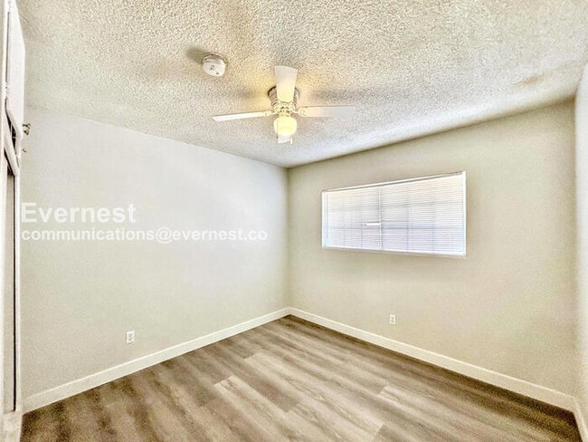 Building Photo - 1434 Plaza del Amo