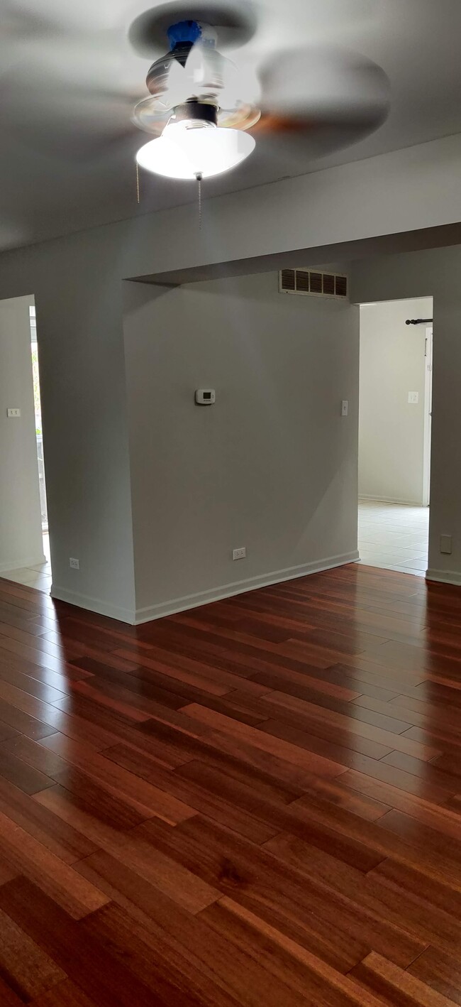 Living room - 111 41st St
