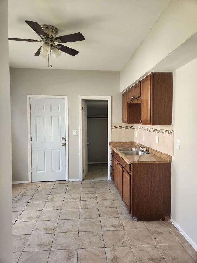 Building Photo - Ask About our Move In Special!