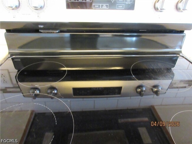 Building Photo - 1218 NE 8th Terrace