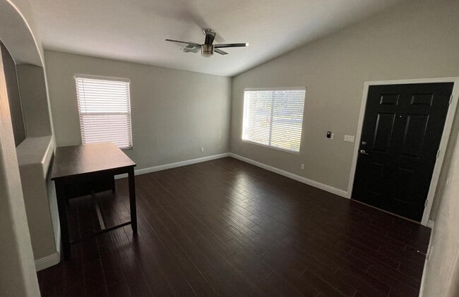 Building Photo - 13826 W Keim Dr