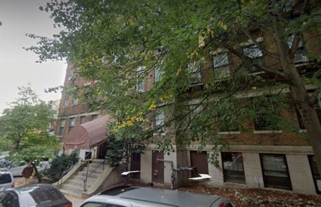 Building Photo - 70 Strathmore Rd