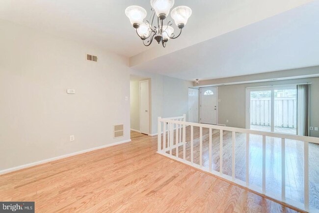 Building Photo - 7938 Bentley Village Dr