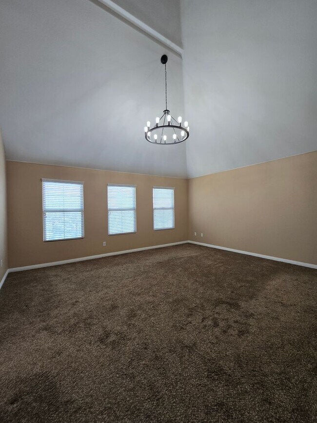 Building Photo - Summerlin Tudor Park