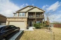 Building Photo - STUNNING 4 BEDROOM IN NEW BRAUNFELS FEATUR...