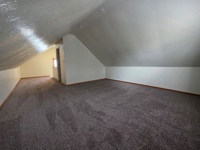 Building Photo - 806 Waverly Pl