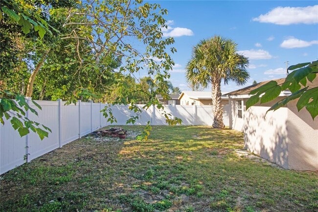 Building Photo - 1205 Ave F