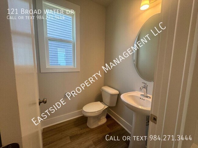 Building Photo - 121 Broadwater Dr