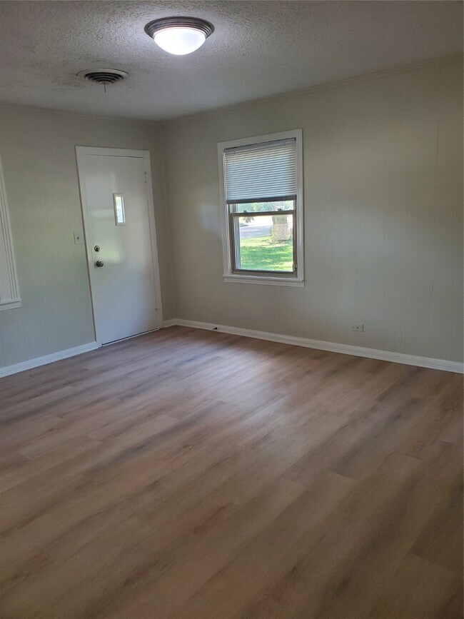 Building Photo - 1505 Millie St