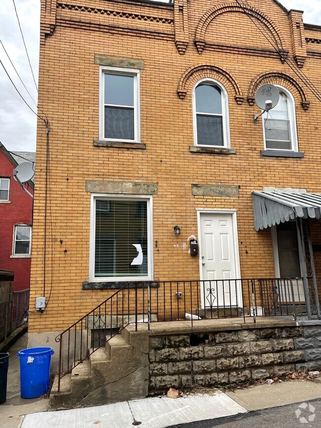 Building Photo - 2 Bedroom 1.5 bath updated  Property in Oa...