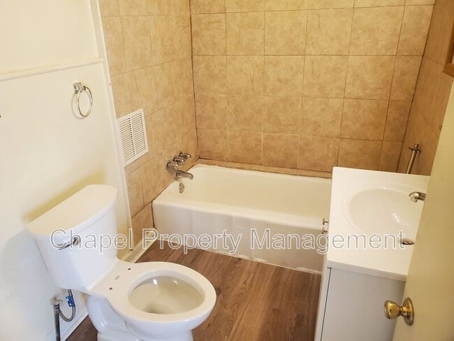 Building Photo - 517 N Wanamaker St