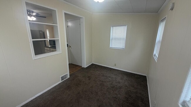 Building Photo - 1410 Akron Dr
