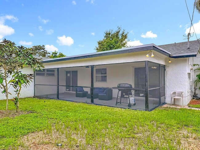 Building Photo - 635 Kingbird Cir