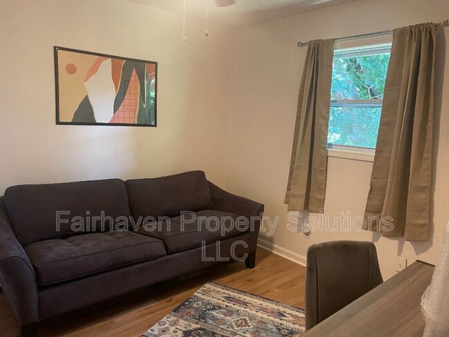 Building Photo - 1859 Williams Ave