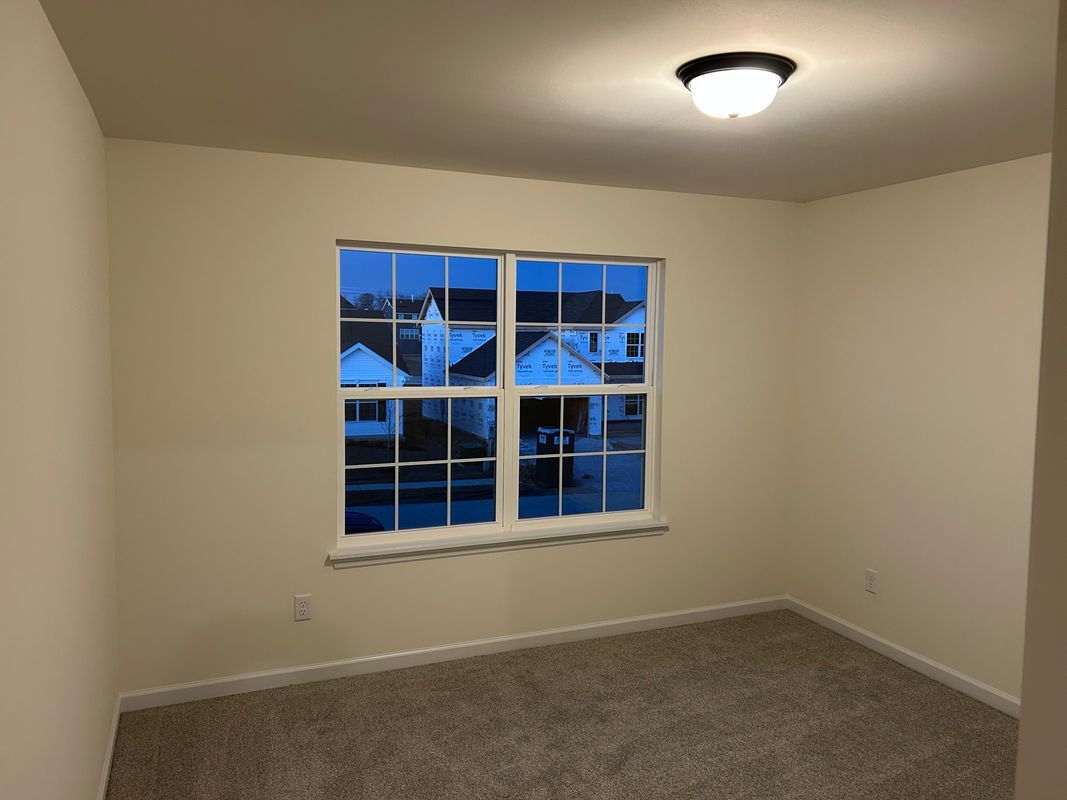 Building Photo - 402 Yellow Rose Ct