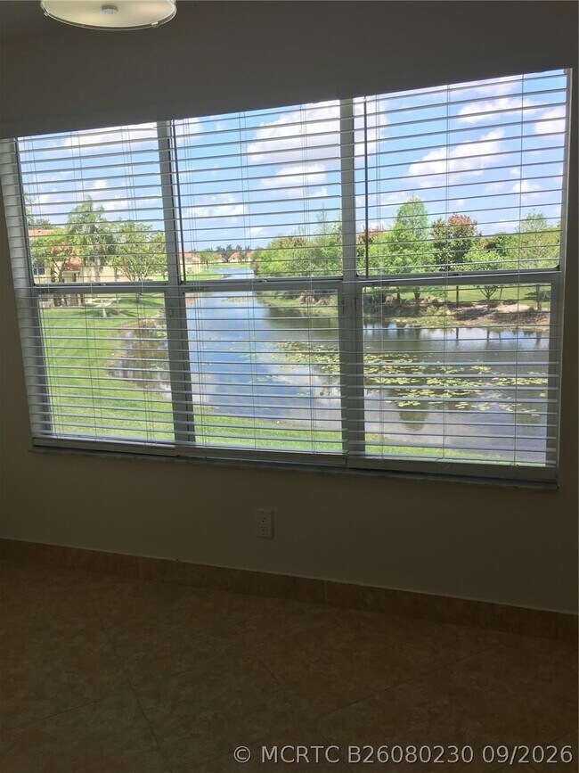 Building Photo - 12950 Vista Isles Dr