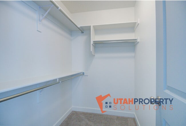 Building Photo - 1013 W 400 S