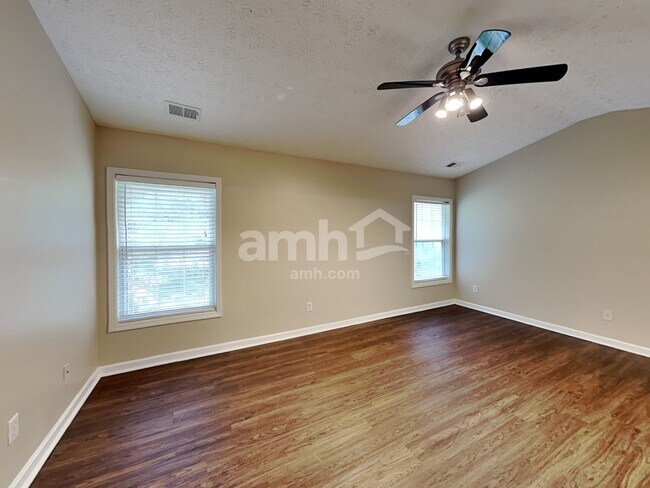 Building Photo - 6932 Silver Bend Pl