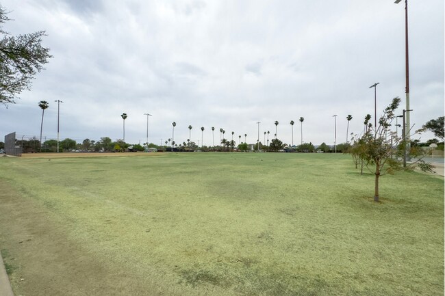 Building Photo - 2Bed/1Bath House at AZ-202/24th St! Ready for Immediate Move-In! -- NO HOA! RV PARKING!