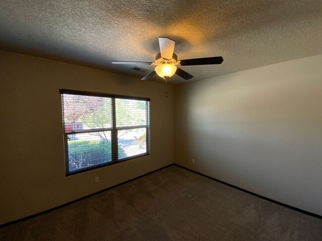 Building Photo - 3 Bedroom Custom Single Story Home Availab...