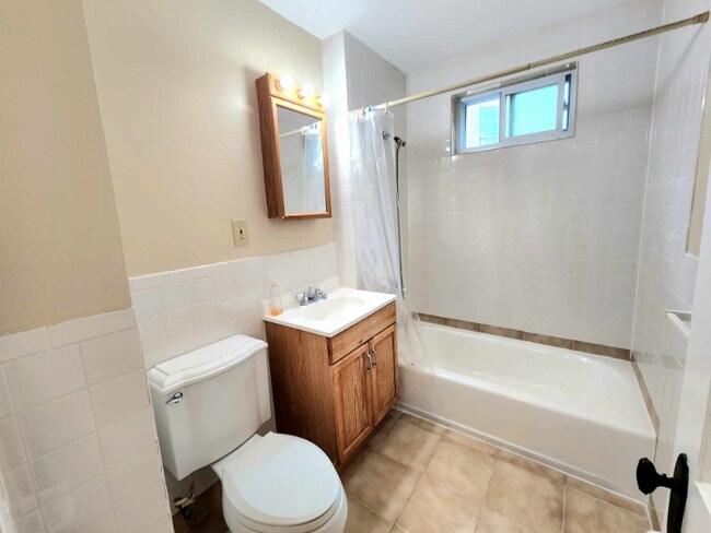 Building Photo - 5 Gleason St