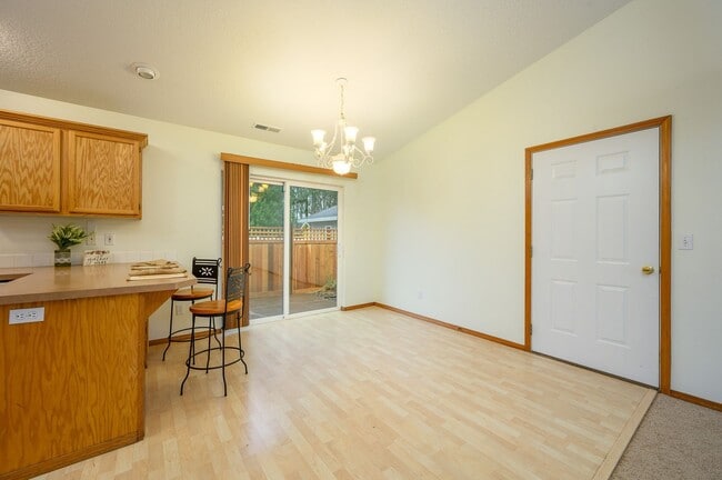 Building Photo - Newly Renovated 3 Bedroom, 2 Bath House in Sheridan